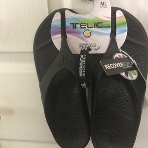 Black Telic Sandles